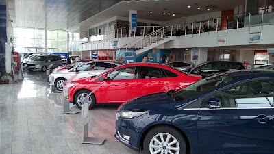Photos of Ford Es Oto