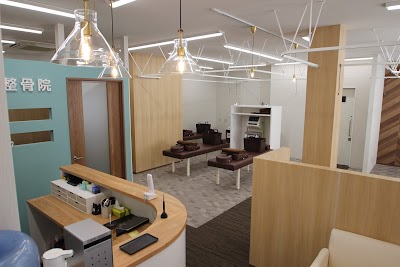 サニタ鍼灸整骨院鴨居駅前店