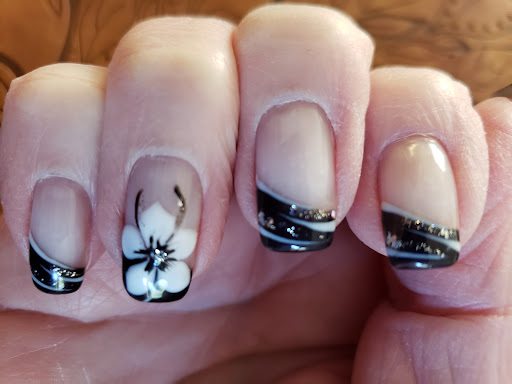 Sera Nails - Visual
