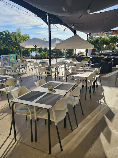 Bar 4 bistro, Mil Palmeras