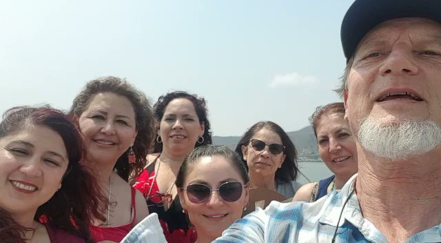 http://www.ecuadorbeach.com/