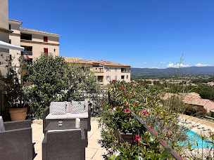 Photo n°2 de JASON SMITH REALTY à Mallemort (Agence de location immobilière)