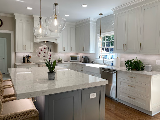 AMY AHEARN DESIGNS/Decorating Den Interiors