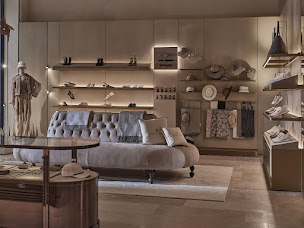 Photo n°5 de Brunello Cucinelli Courchevel à Courchevel (Magasin de vêtements pour femmes)