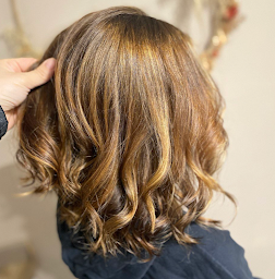 Photo n°5 de SALON OBIE - Coloration Végétale Le Cannet à Le Cannet (Institut de beauté)