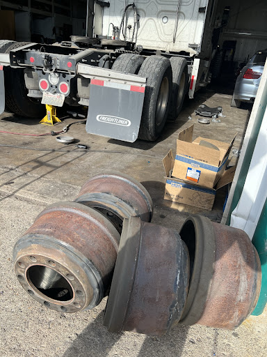 VNL Truck Repair