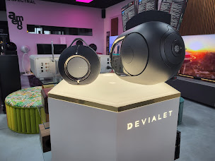 Photo n°31 de Performance Image et Son et Meuble audio vidéo à Narbonne (Magasin de matériel Hi-Fi)