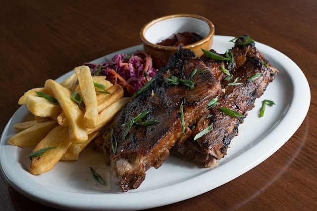 Christopher Grill & Cerveza