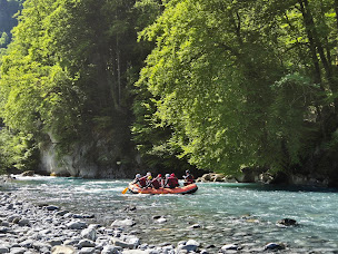 Photo n°38 de Tahorafting à Morillon (Agence de tourisme sportif)