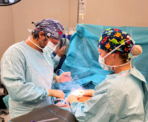 Photo n°13 de Dr Farès BELHASSEN - Chirurgien esthétique Cannes à Cannes (Chirurgien plasticien)