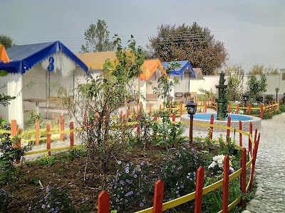 Photos of Seafood restaurant and the place of supply of live fish Rainbow
