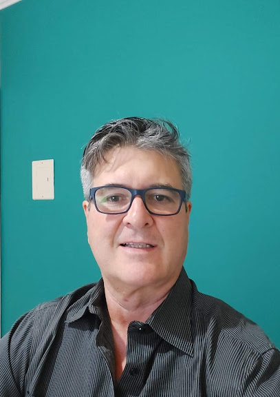 Ricardo Rosa Consultor Financeiro Empresarial e Educador Financeiro Pessoal.