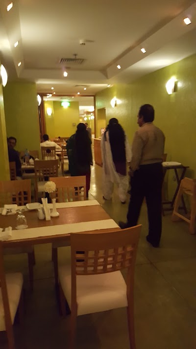 Photos of Caesar Fahaheel Restaurant - مطعم قيصر الفحيحيل
