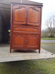 Photo n°22 de Les greniers de l'espoir de l association femmes en détresse à Montaigu-Vendée (Magasin de meubles d'occasion)