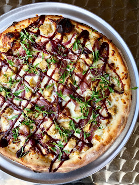 Manizza's Pizza by null