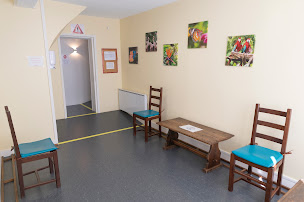 Photo n°3 de Drs Sapna et Kenneth MAROYA à Orbec (Cabinet d'implants dentaires)