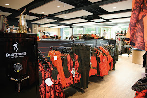 Photo n°2 de Armurerie Du Château 28 à Maintenon (Magasin de chasse)