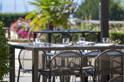 Yacht Café
