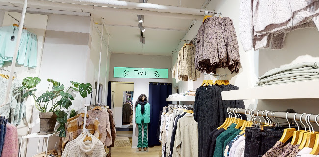 https://www.facebook.com/MadsOgStineVejen/