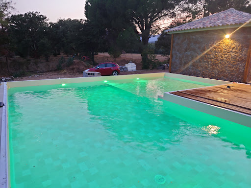 Photo de Piscine Harmonie 77 rénovation , sav. à Marolles-sur-Seine (77130)
