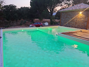 Photo n°2 de Piscine Harmonie 77 rénovation , sav. à Jouy-sur-Morin (Magasin de matériel pour piscines)