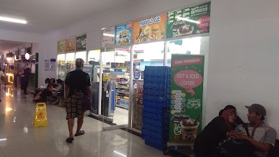 Photos of Indomaret Stasiun Balapan