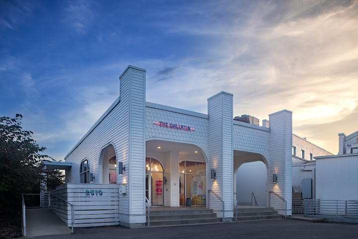 The Gallatin Hotel by null