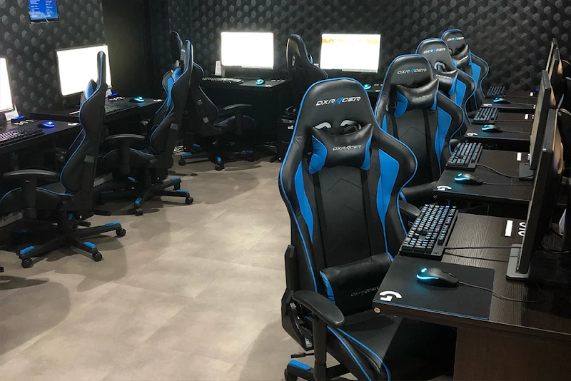 eSPORTS CAFE AIM 大宮店