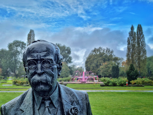 Ebenezer Howard Statue Gallery - United Kingdom