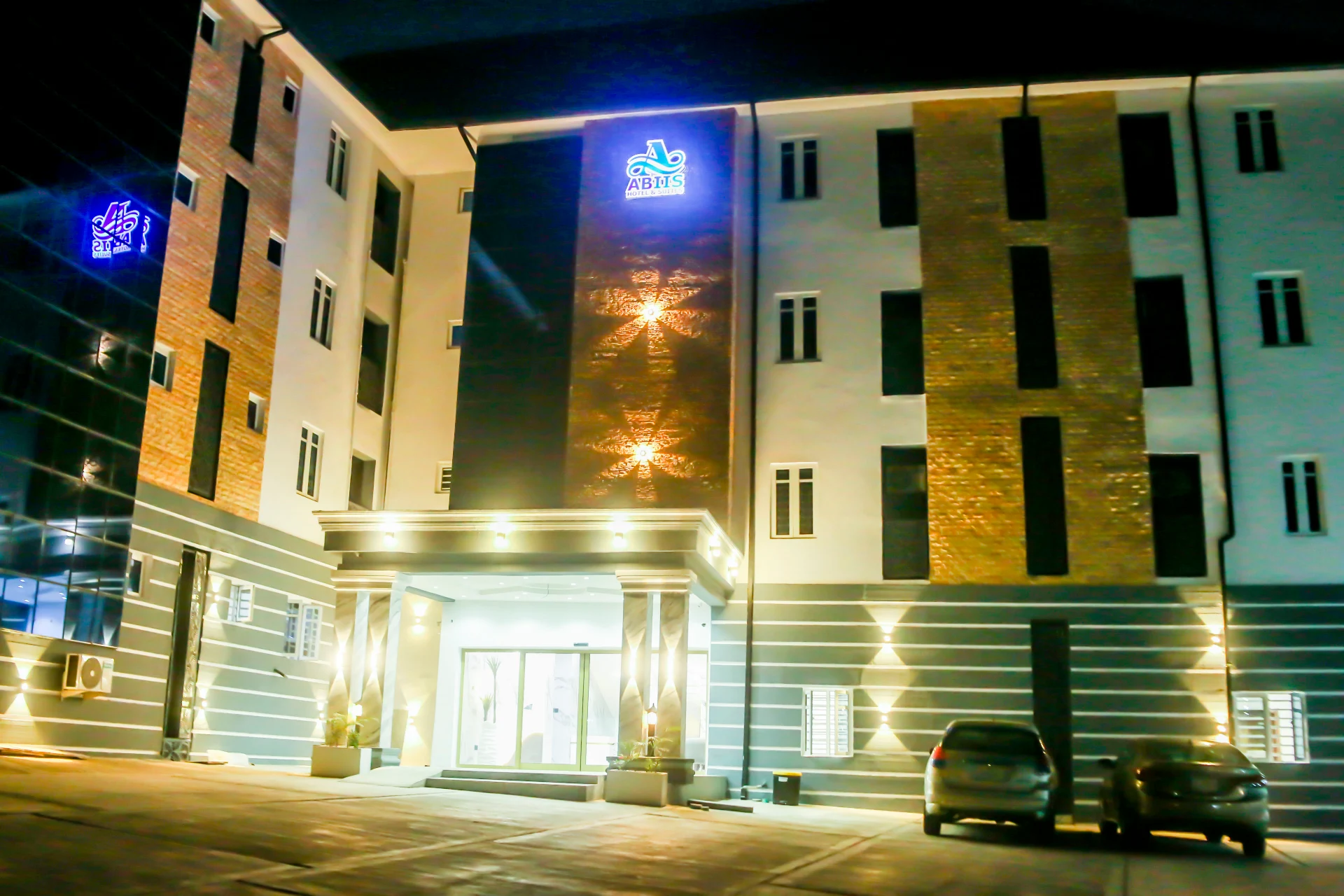 ABIIS HOTEL & SUITES