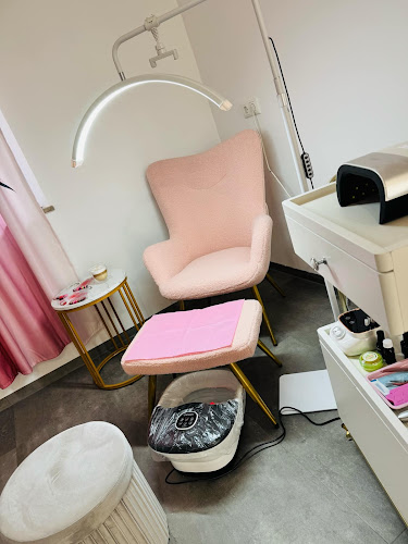 Schönheit bei Lilibet & Blumendekoration Bozorina Elena Liliana