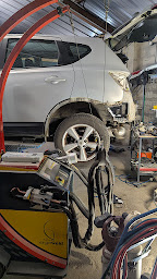 Photo n°8 de Carrosserie Express à Montcel (Atelier de carrosserie automobile)