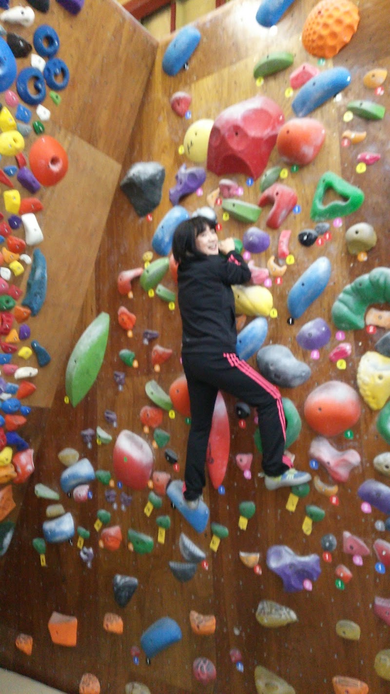 クライミングジム ユニティ 山口県下関市長府松小田本町 ロック クライミング ジム グルコミ