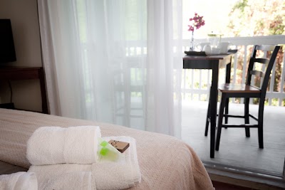Photos of Two Sandals by the Sea Inn - Bed & Breakfast in Red Hook