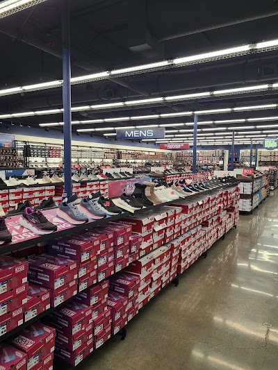 SKECHERS Warehouse Outlet