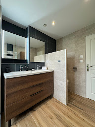 Photo n°2 de Acarly Création - Rénovation intérieure à Heyrieux (Spécialiste de la salle de bains)