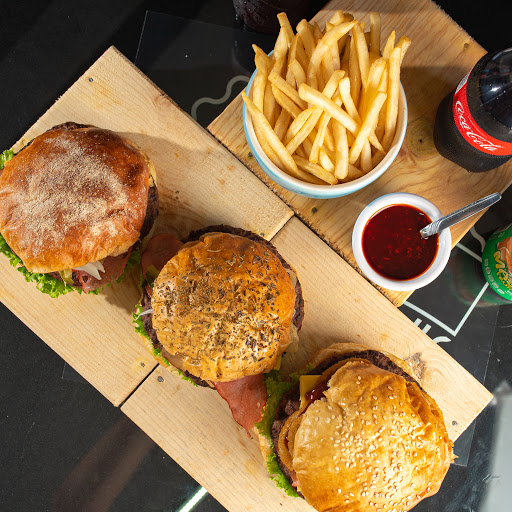 Mako Burgers & Wings - Thumbnail
