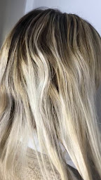 Photo n°20 de Le Petit Salon Agen Coiffeur Créateur Barbier à Agen (Salon de coiffure)