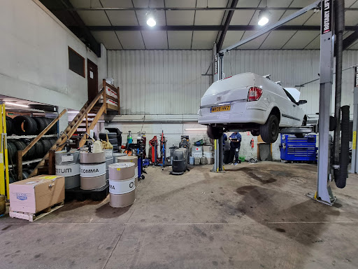 Ridge West Garage - Thumbnail