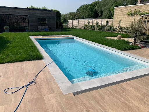 Photo de Neptune Piscines Belgique à Gommegnies (59144)