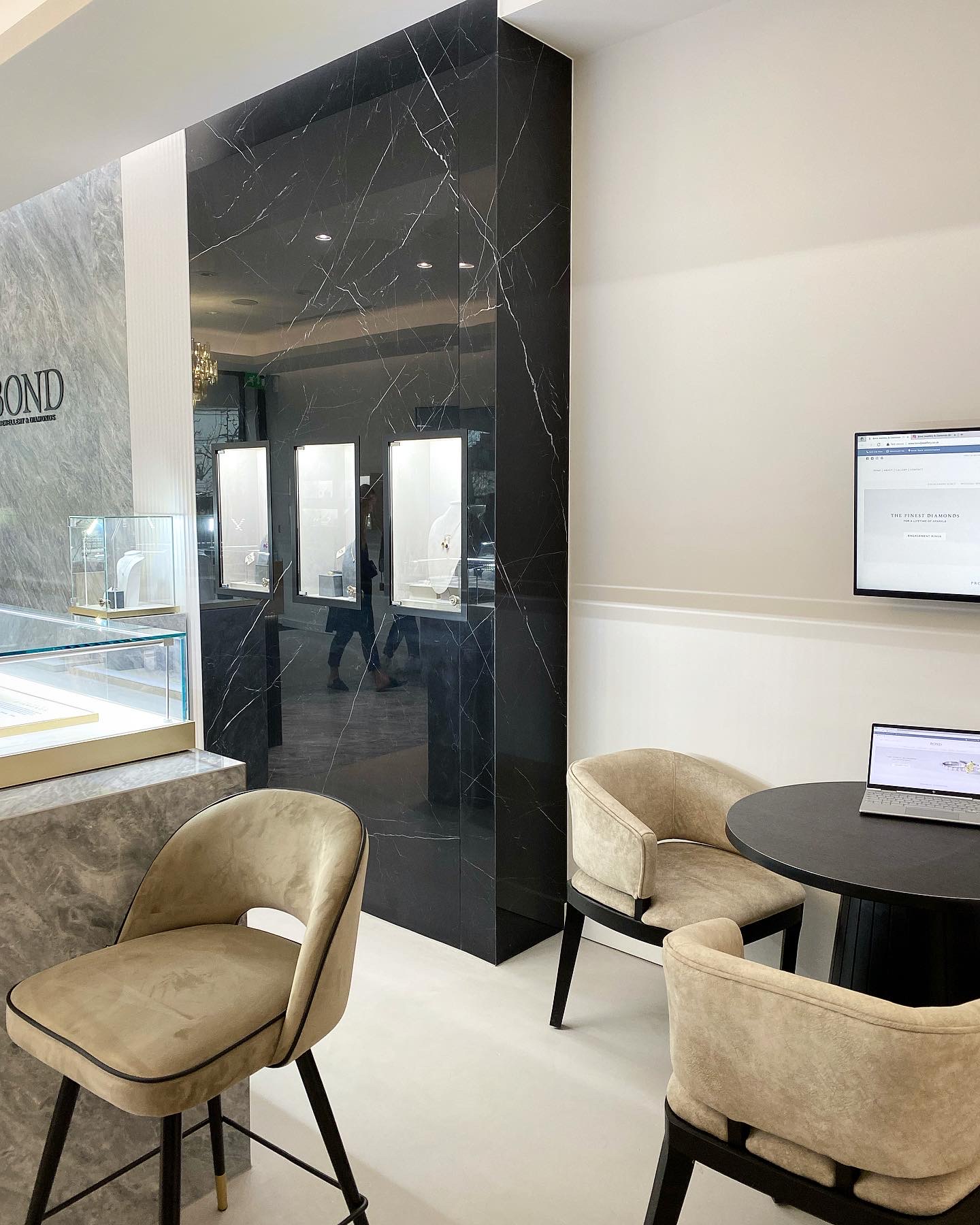 Bond Jewellery & Diamonds - Jewellery - photo 1