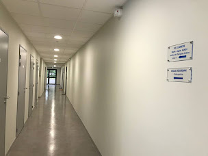 Photo n°5 de Anouk JOURDAN Ostéopathe D.O adulte - enfant - bébé - femme enceinte - PMR à La Chapelle-en-Serval (Ostéopathe)