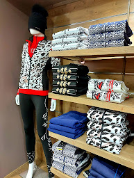 Photo n°27 de GRANGE SPORT - Location ski Valloire / Netski à Valloire (Magasin de vêtements de sport)