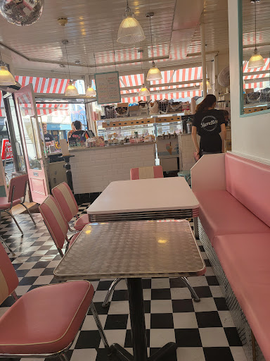 Morellos Dessert Parlour - Thumbnail