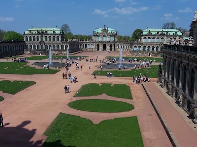 Photos of Dresden Stadtf&uuml;hrungen mit G&auml;stef&uuml;hrerin Steffi Uhlig