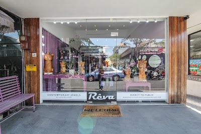 Photos of Reva Jewellery by Laurent Leger