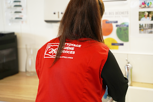 Photo n°10 de NHPS NIORT | Nettoyage professionnel à Niort ( Bureaux, vitrerie, extérieurs... )🧽 à Niort (Entreprise de nettoyage de vitres)