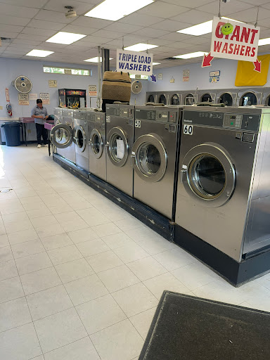 Bloomers & Boxers Laundry - Thumbnail