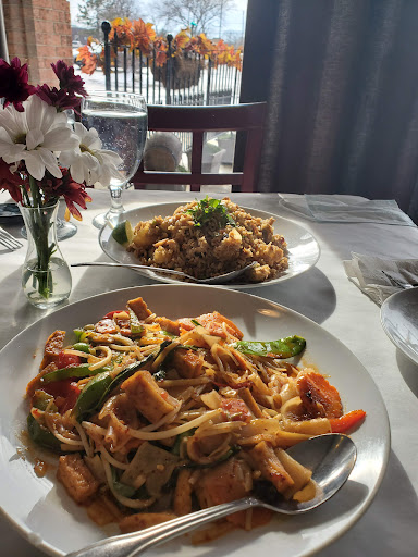 Montri Thai Fine Cuisine - Thumbnail