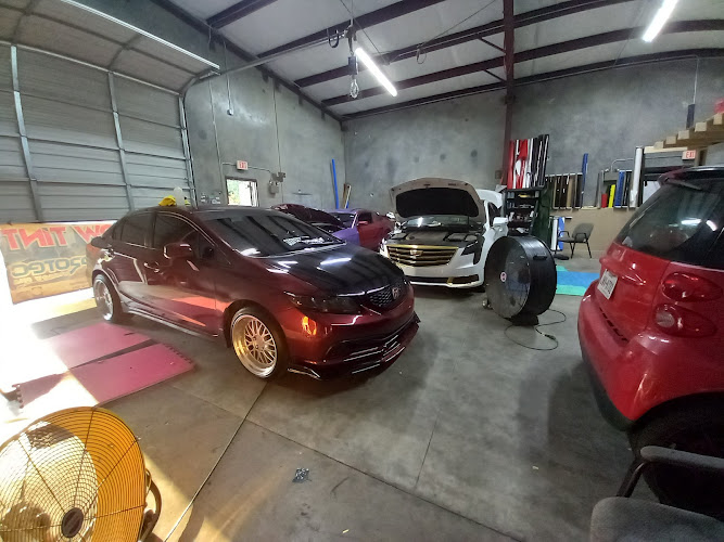 Window TinT & VINYL wraps/ chrome delete